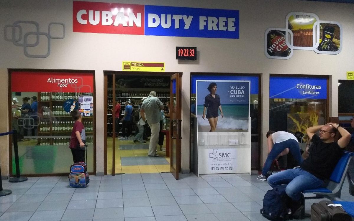Geschäft am Flughafen Havanna